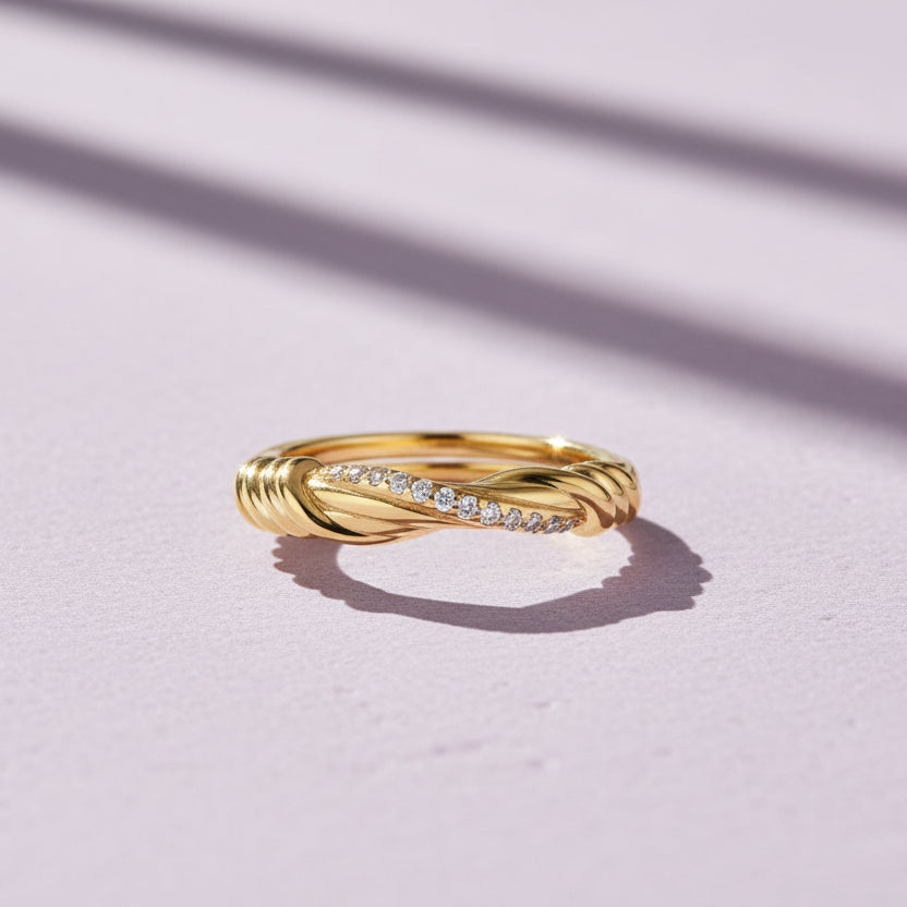 Moissanite Twisted Pavé Ring 18K Gold Plated S925 Silver "Golden Twist" | Perlizia-Perlizia