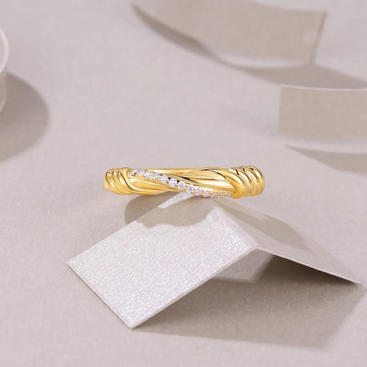 Moissanite Twisted Pavé Ring 18K Gold Plated S925 Silver "Golden Twist" | Perlizia-Perlizia