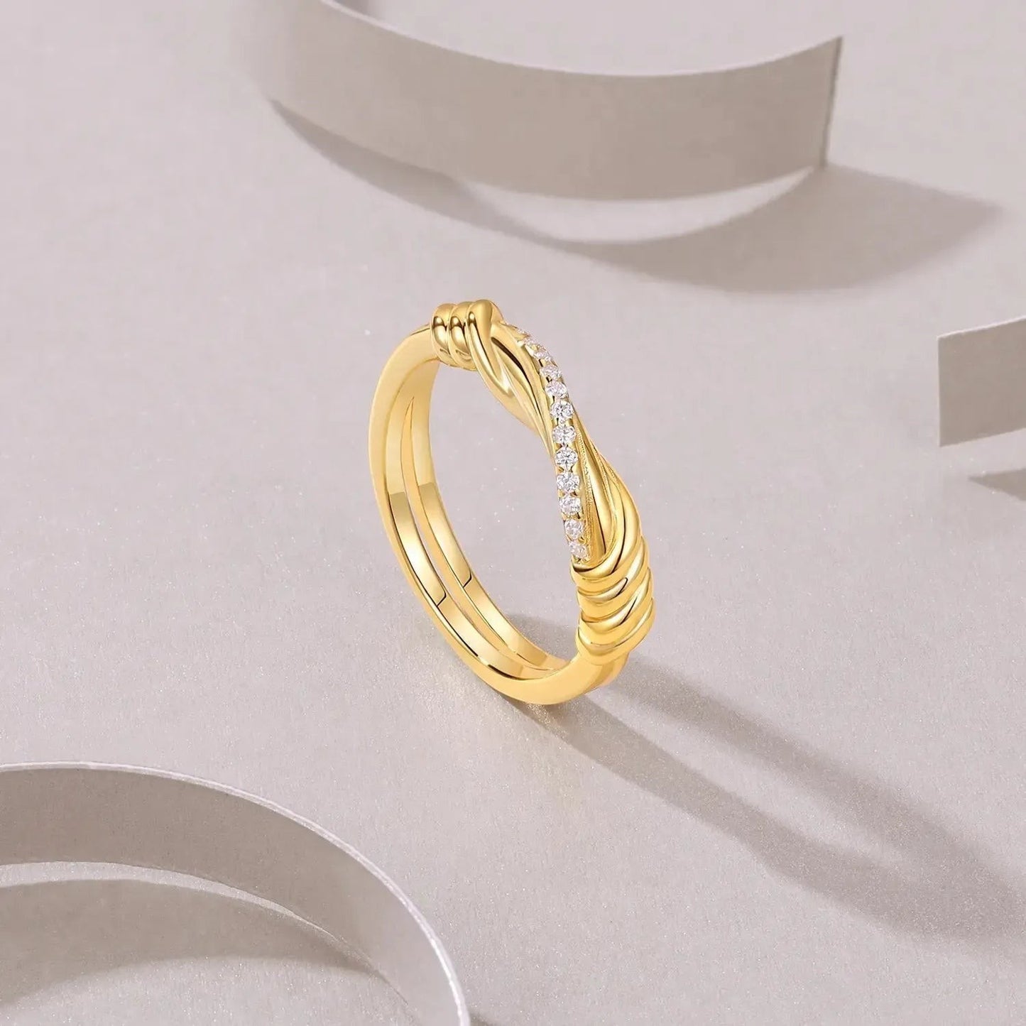 Moissanite Twisted Pavé Ring 18K Gold Plated S925 Silver "Golden Twist" | Perlizia-Perlizia