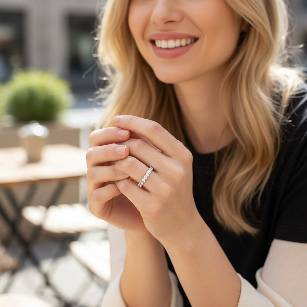 Perlizia platinum-plated S925 sterling silver eternity band with 0.1ct moissanite stones, inspired by Van Gogh's Starry Sky.